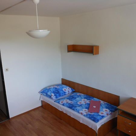 Koleje Ujep Hostel Ústí nad Labem Екстериор снимка