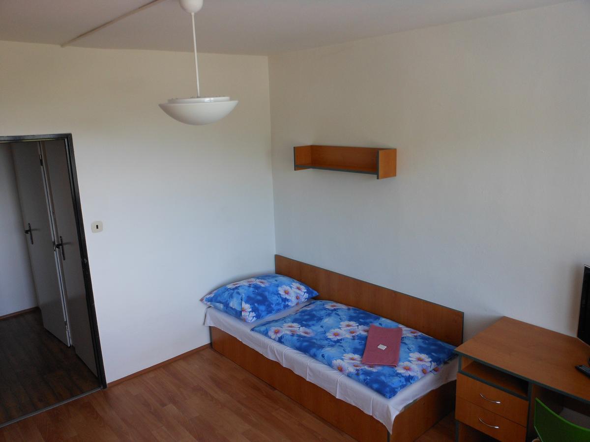 Koleje Ujep Hostel Ústí nad Labem Екстериор снимка